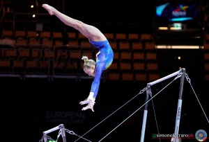 swe gravin elina ph simone ferraro sfa09032 copia